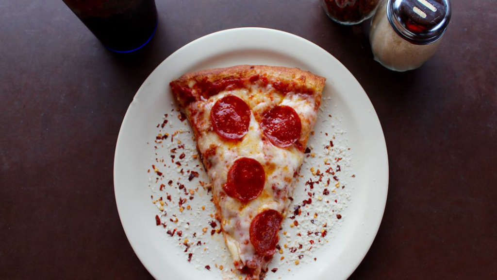 Heart-Shaped-Pepperoni-Pizza-Recipes-570.jpeg